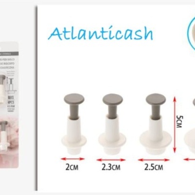 Conjunto de quatro carimbos para massas de diferentes tamanhos com alças cinzentas e base branca em embalagem