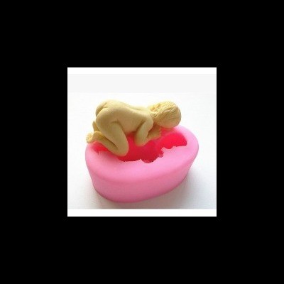 Molde de silicone rosa com figura de bebé amarela