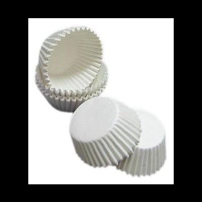 Formas de papel branca ondulada para cupcakes