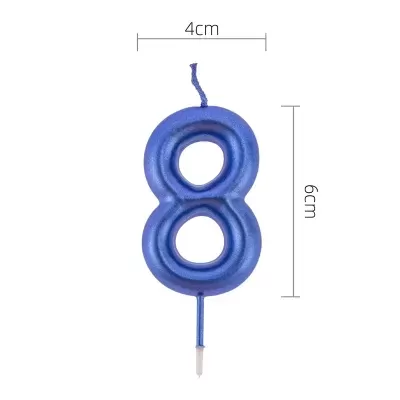 Vela azul em forma do número 8 com medidas de 6 cm altura por 4 cm largura