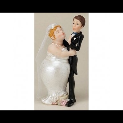 Figuras decorativas de noiva e noivo em cerâmica com vestido branco e fato preto