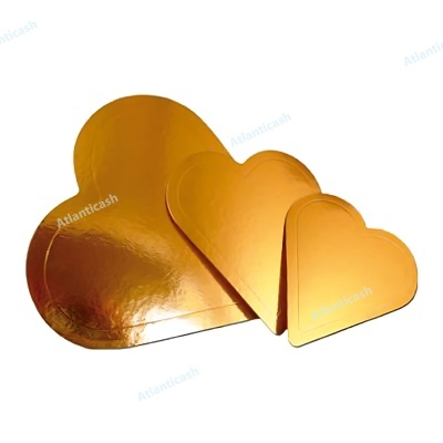 Conjunto de três placas douradas em forma de coração