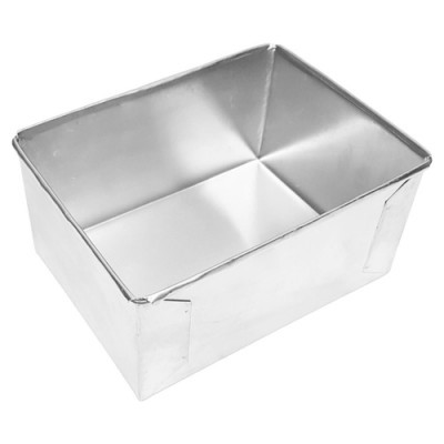 Forma de bolo retangular em metal prateado