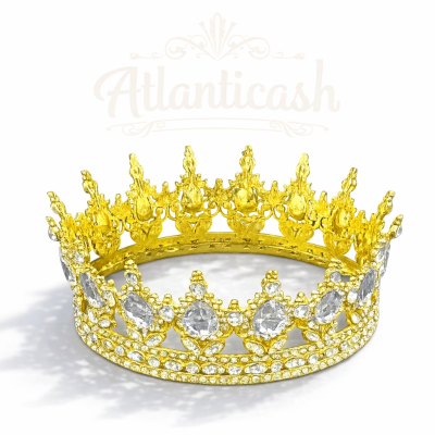 Coroa dourada com pedras translúcidas e detalhes ornamentais