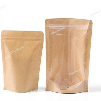 Duas embalagens castanhas em pé, um saco com janela transparente e outro sem janela