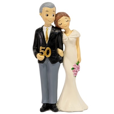 Figuras decorativas de casal envelhecido para bolo com número 50.