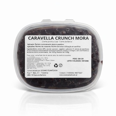 Recipiente plástico com creme para barrar de cor castanha escura e etiqueta com texto em português.