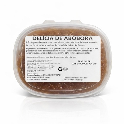 Embalagem plástica com delícia de abóbora e rótulo branco