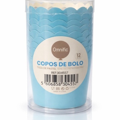 Conjunto de copos de bolo azuis em embalagem plástica