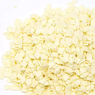 lasca amarela clara sobre fundo branco