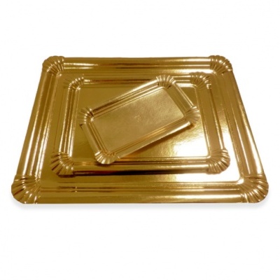 dois tabuleiros retangulares dourados metálicos sobrepostos