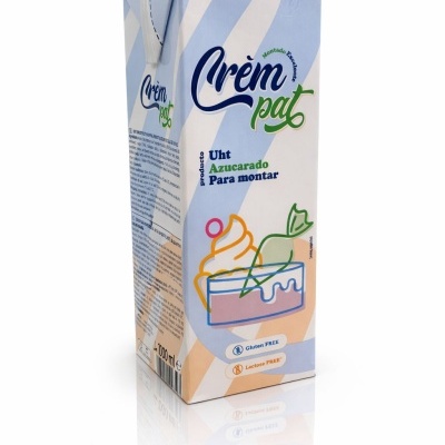 Embalagem de natas para bater Crém Pat com design azul e branco