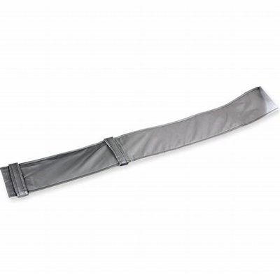 Cinto cinza de tecido com fivela larga