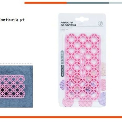 Tapete de cozinha rosa de plástico com padrões entrelaçados em embalagem transparente