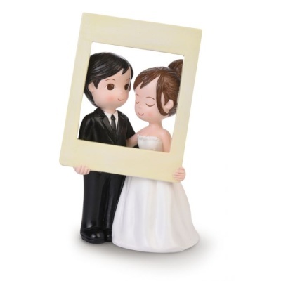 Figura decorativa de noivos com moldura retangular