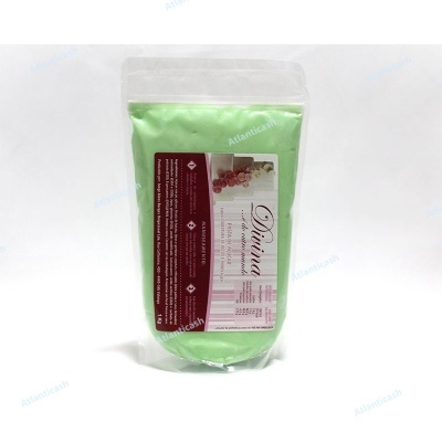 Saco plástico com açúcar decorativo verde claro e etiqueta com texto em português