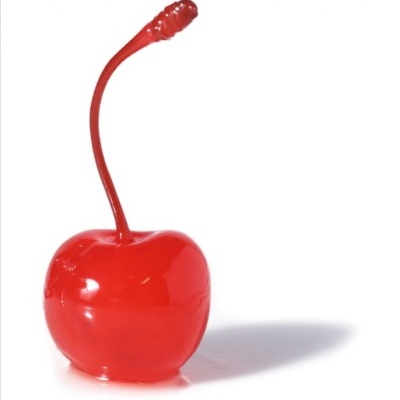 Objeto decorativo cereja vermelha brilhante com caule