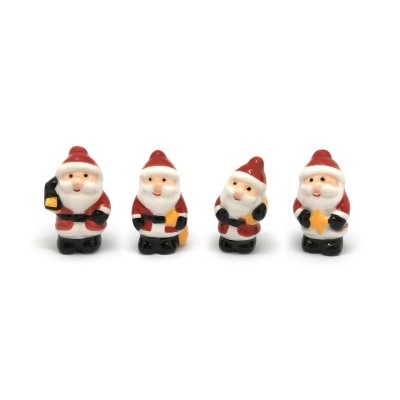 Figuras de Pai Natal decorativas em cerâmica distintas