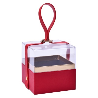 Caixa de presente vermelha com tampa transparente e alça