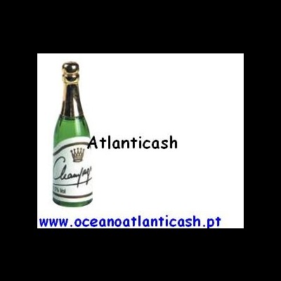 Garrafa verde com etiqueta 'Champy' e texto 'Atlanticash' e URL 'www.oceanoatlanticash.pt'