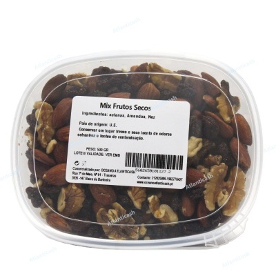 Embalagem transparente com mix frutos secos e etiqueta branca