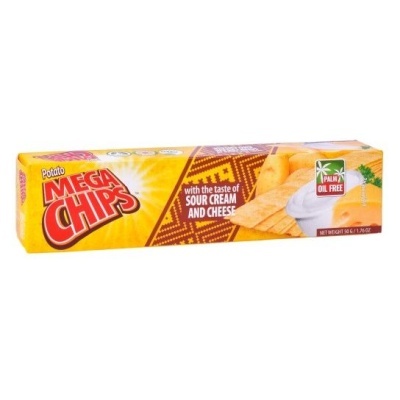 Embalagem amarela de batatas Mega Chips sabor natas azedas e queijo