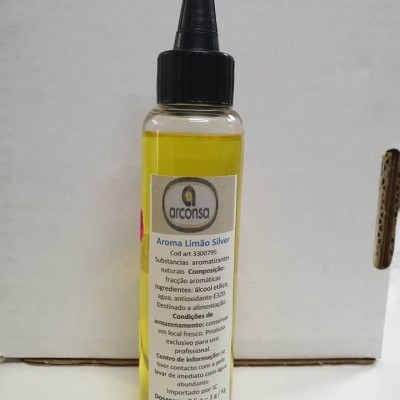 Frasco de aroma Limão Silver com tampa preta e rótulo branco sobre fundo branco