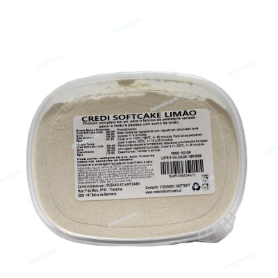 Embalagem plástica com bolo softcake de limão e rótulo detalhado