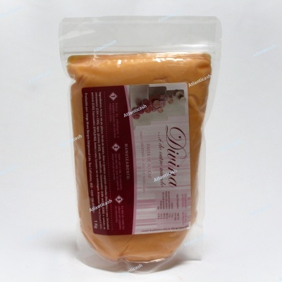 Pacote plástico transparente vazio com etiqueta de produto alimentício