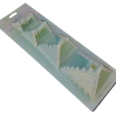 Conjunto de cortantes triangulares transparentes em embalagem de blister