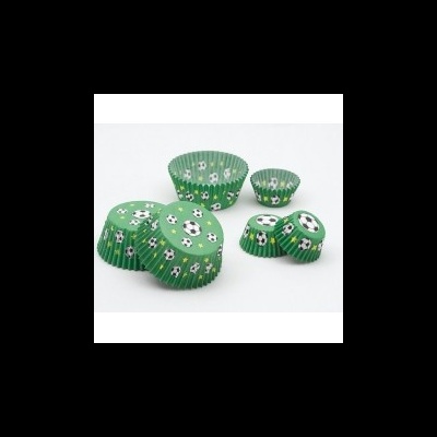 Forminhas de papel verdes com padrão de bolas de futebol.