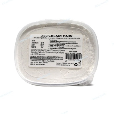 Embalagem plástica com creme branco DELICREAM ONIX e etiqueta em português