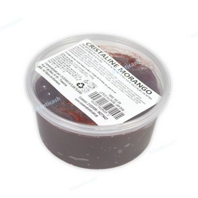 Recipiente plástico com gelatina vermelha e rótulo branco com texto.