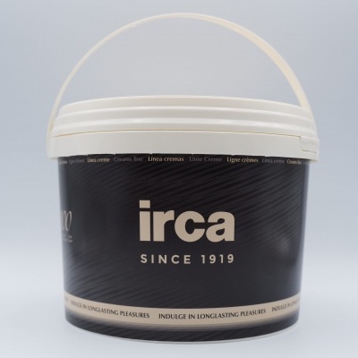 balde preto com tampa branca, texto 'irca SINCE 1919'