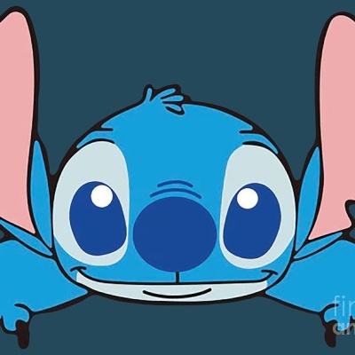 Desenho do personagem Stitch azul com grandes orelhas rosas em fundo azul escuro