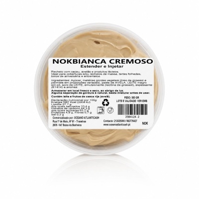 Pote plástico transparente com creme castanho claro e rótulo branco NOKBIANCA CREMOSO