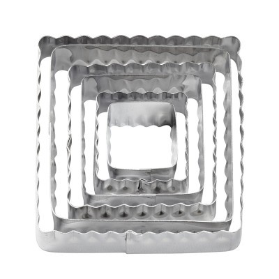 Conjunto de cortadores de massa quadrados metálicos com bordas onduladas