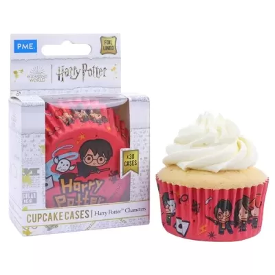 Forminhas vermelhas para cupcake com personagens Harry Potter e uma cupcake decorada