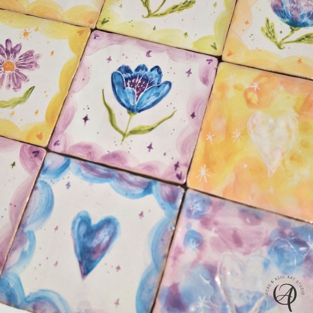 Azulejos Coleção sonho florido Ladrilhos cerâmicos pintados com flores e corações em várias cores