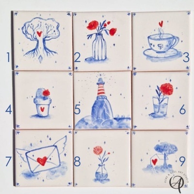Nove azulejos cerâmicos ilustrados com motivos em azul e vermelho