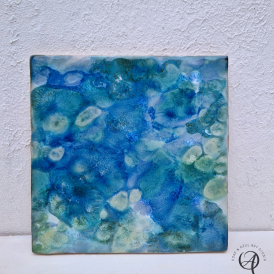 Azulejo abstrato azul e verde com acabamento brilhante