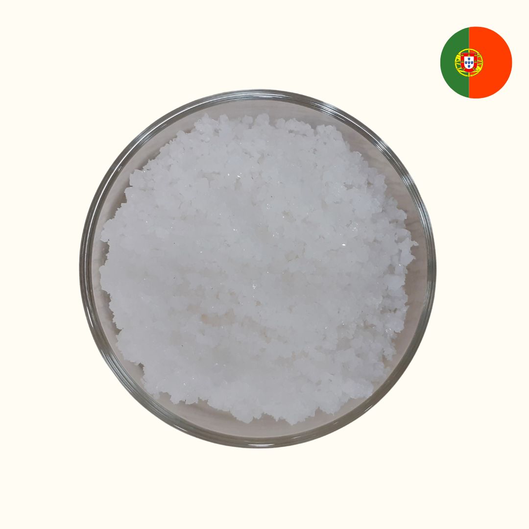 Sal Puro de Rio Maior a Granel Cristais brancos em recipiente de vidro