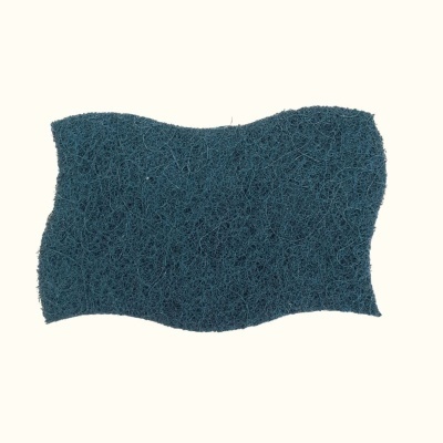 esponja abrasiva azul com formato ondulado