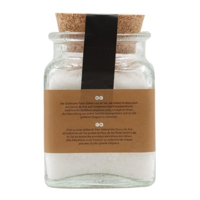 Frasco de vidro com sal grosso e tampa de cortiça