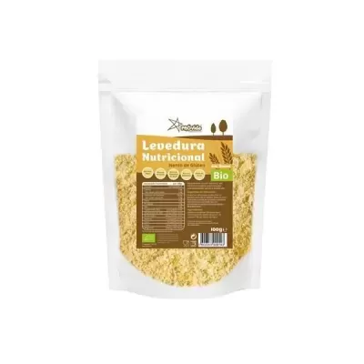 Pacote branco com levedura nutricional em pó amarela e rótulo castanho