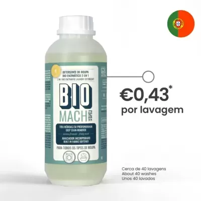 Frasco de detergente de roupa Bio Mach Efecto com rótulo verde-azulado e preço de 0,43€ por lavagem