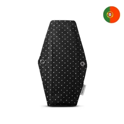 Bolsa preta hexagonal com pontos brancos e ilhós metálicos