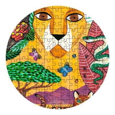 Puzzle redondo com ilustrações coloridas de um leão, folhas, cobra, borboletas e outros animais da savana.