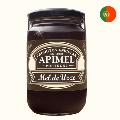 Frasco de mel de urze da marca Apimel em vidro com tampa preta e rótulo castanho.