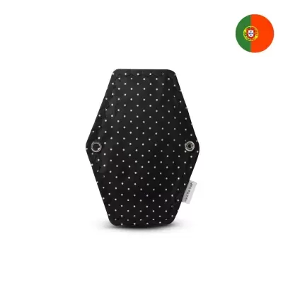 Protector reutilizável preto com pontos brancos e botões de pressão